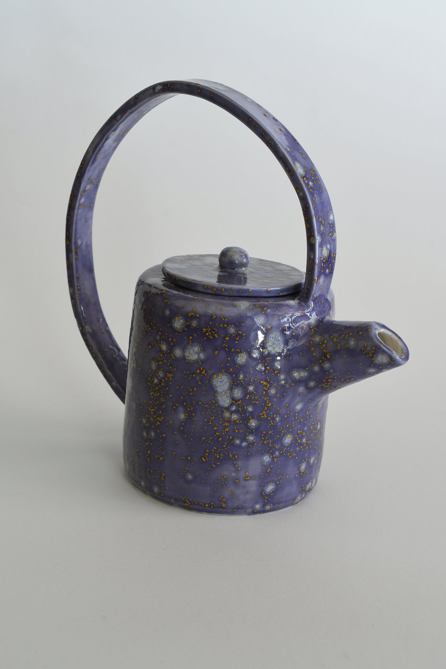 Servizio da tè in ceramica smaltata lilla e giallo oro