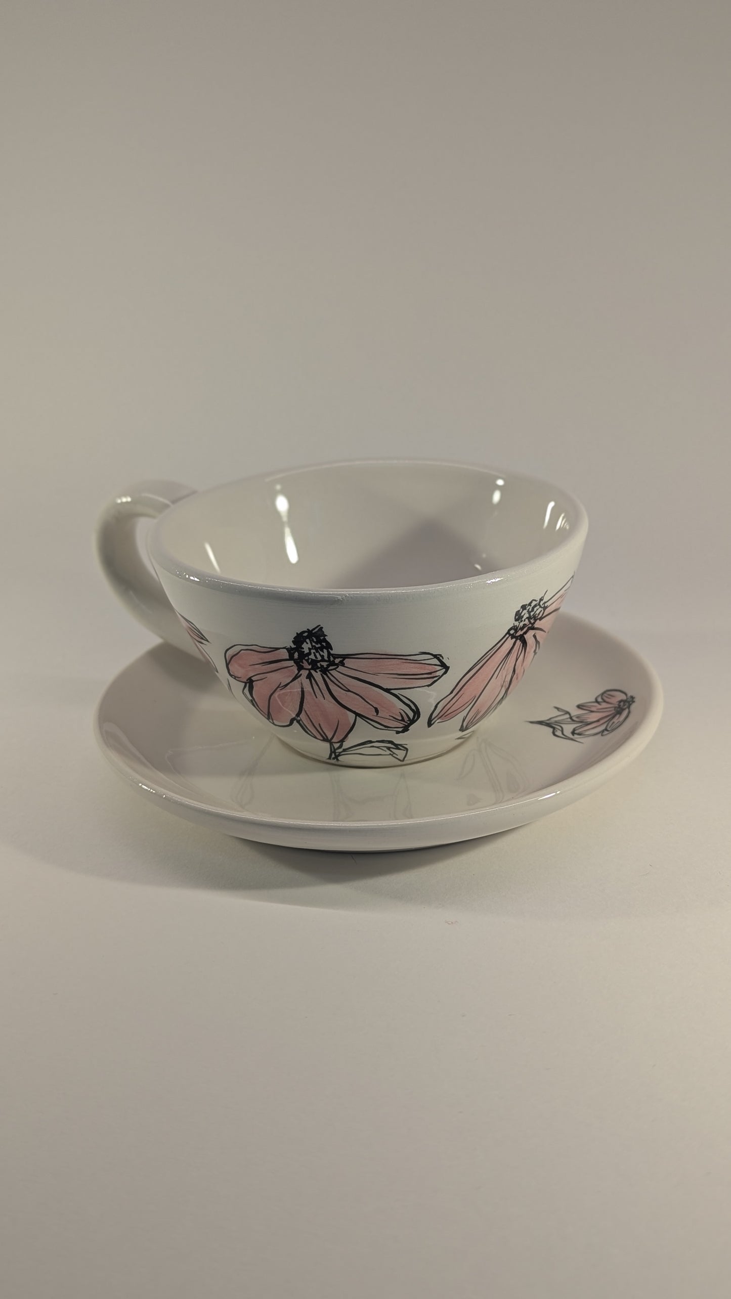 Tazze da tè in ceramica artigianale e dipinta a mano con fiori rosa, coppia
