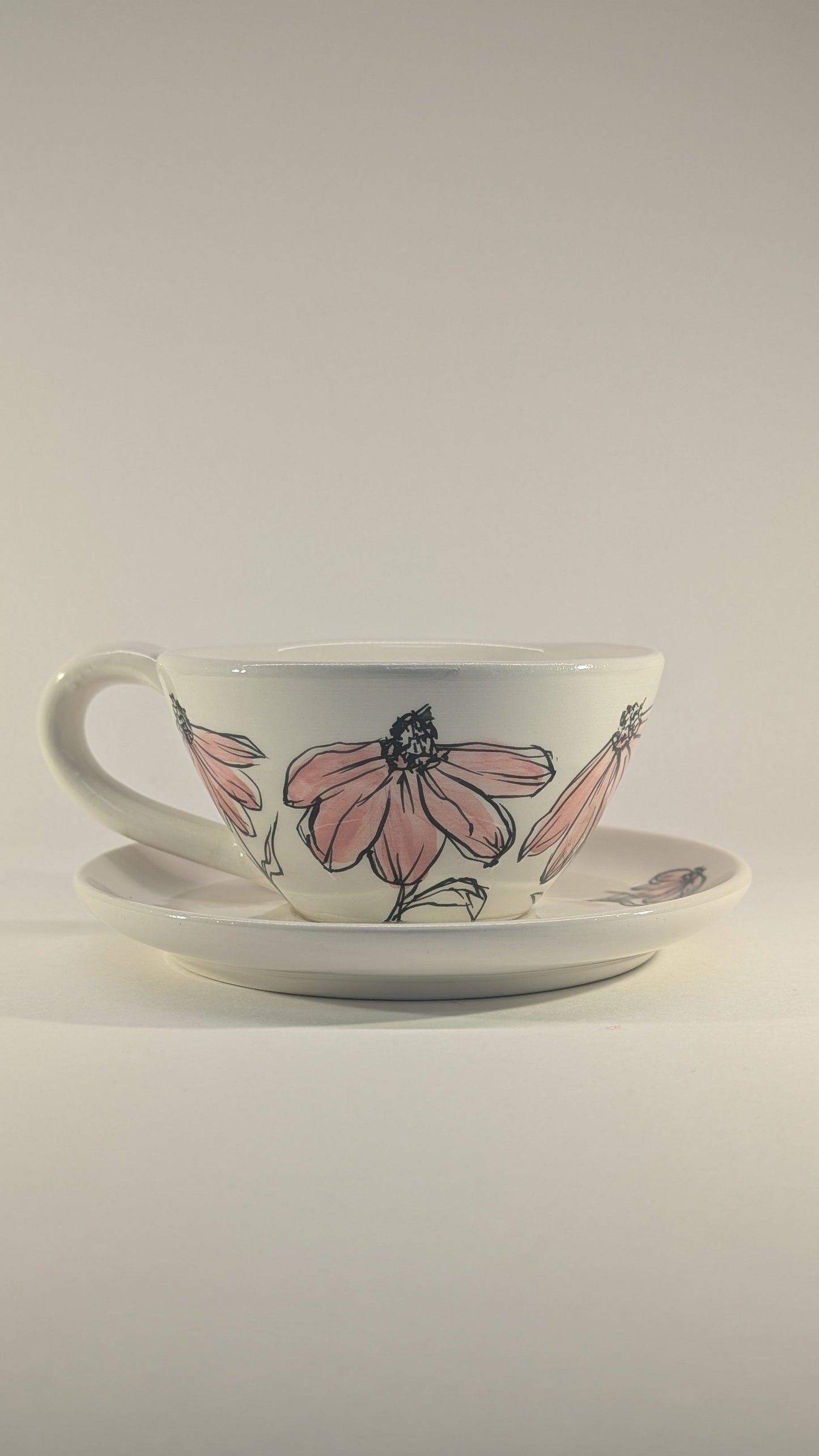 Tazze da tè in ceramica artigianale e dipinta a mano con fiori rosa, coppia