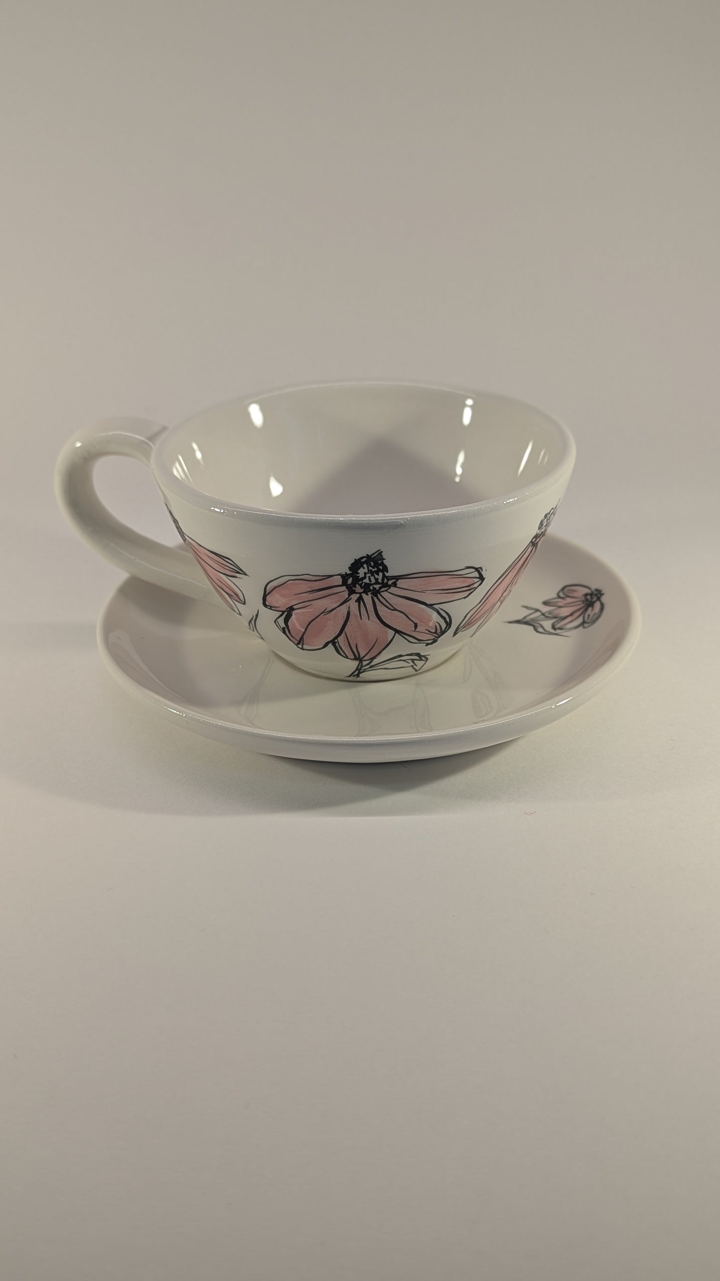 Tazze da tè in ceramica artigianale e dipinta a mano con fiori rosa, coppia